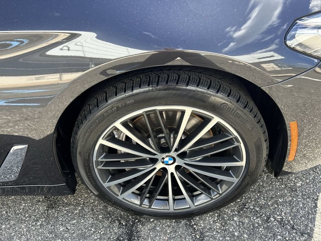 Used 2023 Dark Graphite BMW 540i xDrive image 13
