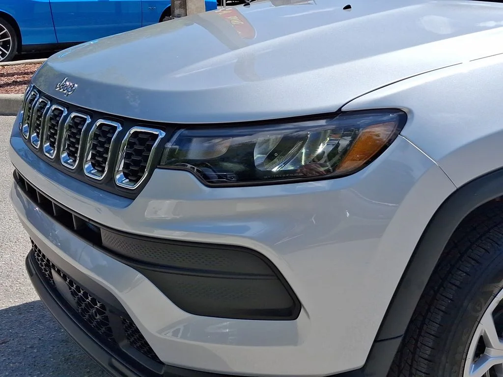 2025 Jeep Compass Sport - Photo 8