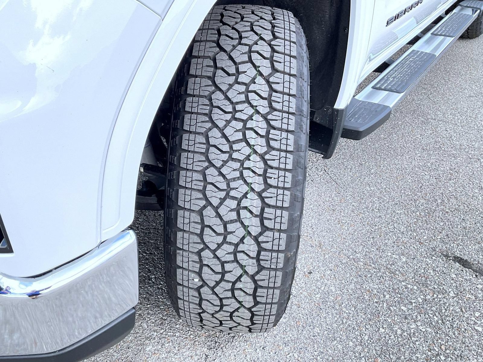 2026 GMC Sierra 1500 SLT - Photo 23