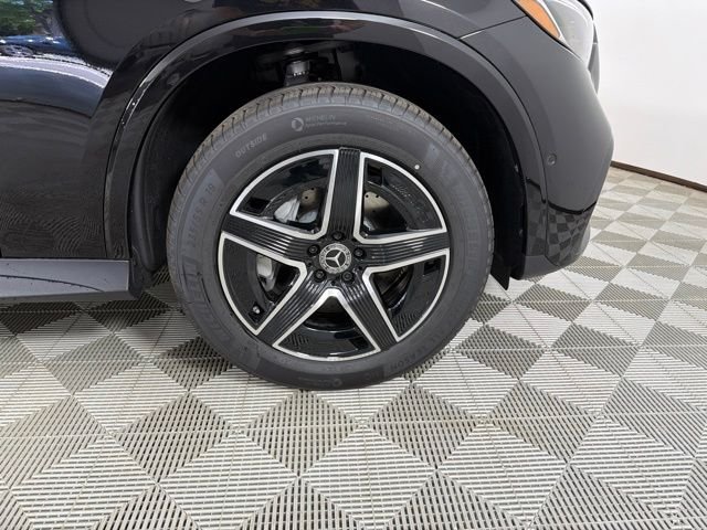 New 2026 Obsidian Black Metallic Mercedes-Benz GLC 300 image 9