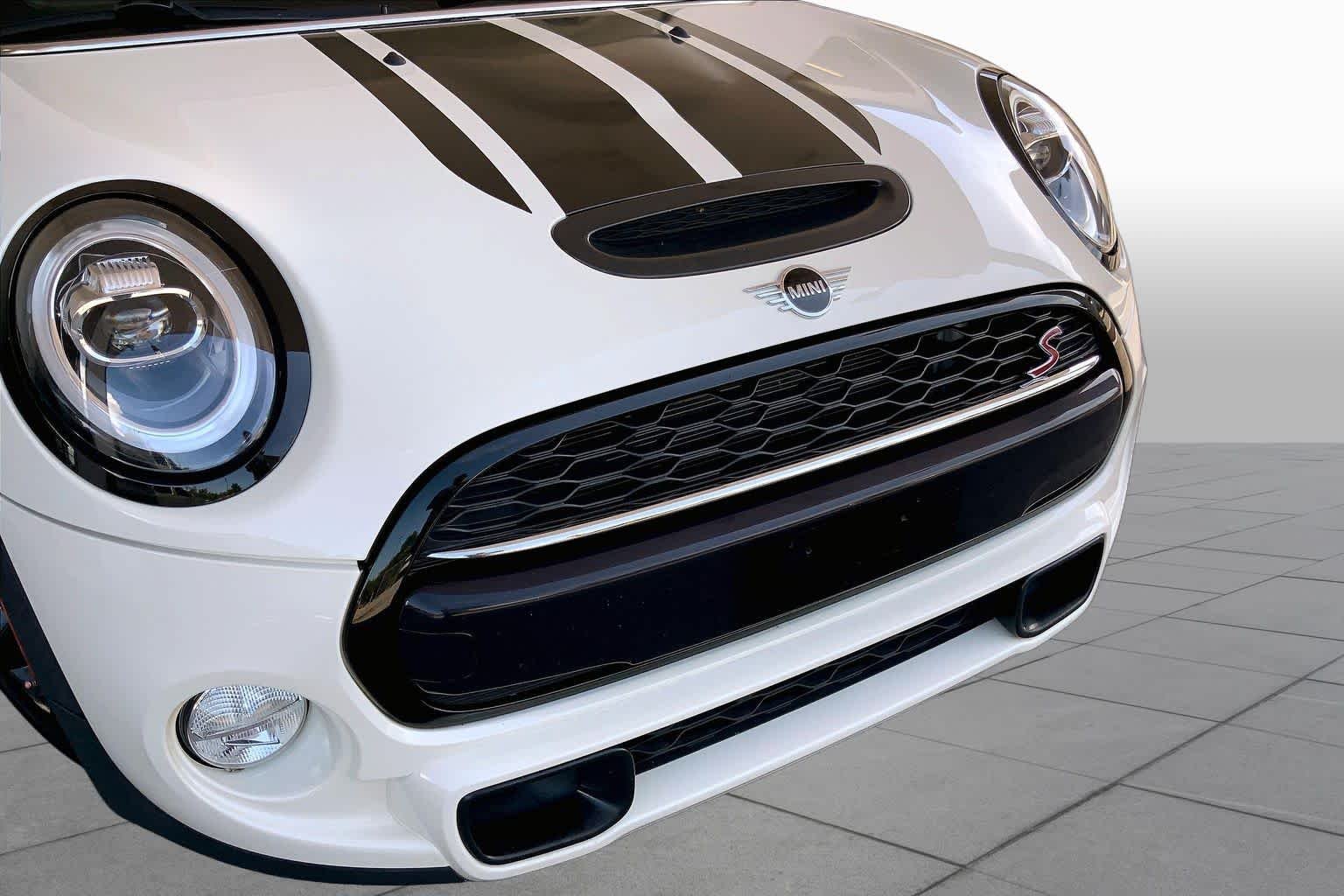 Used 2019 Pepper White MINI Cooper S image 32