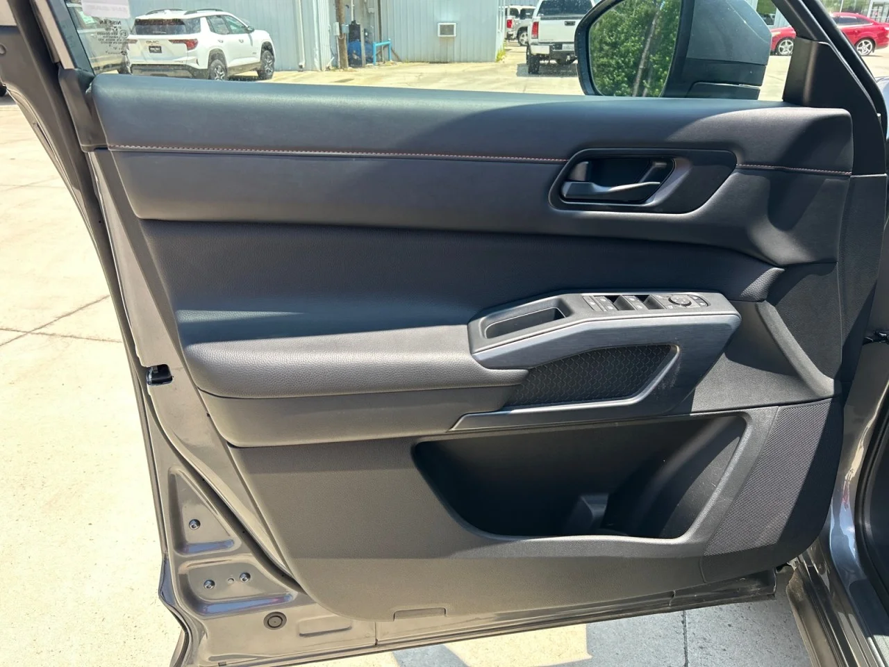 Used 2025 Gray Nissan Rock Creek image 10