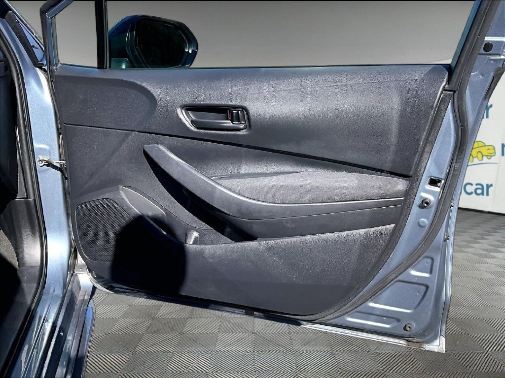 Used 2024  Toyota LE image 12