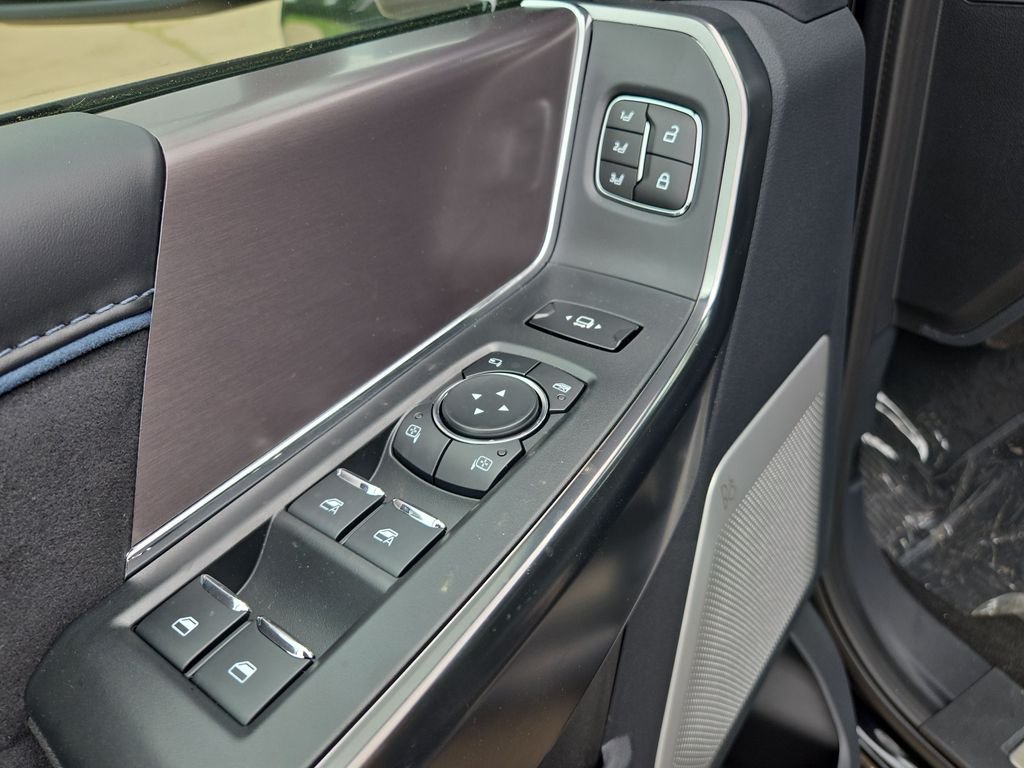 New 2026 Agate Black Metallic Ford F-250® Platinum® image 12