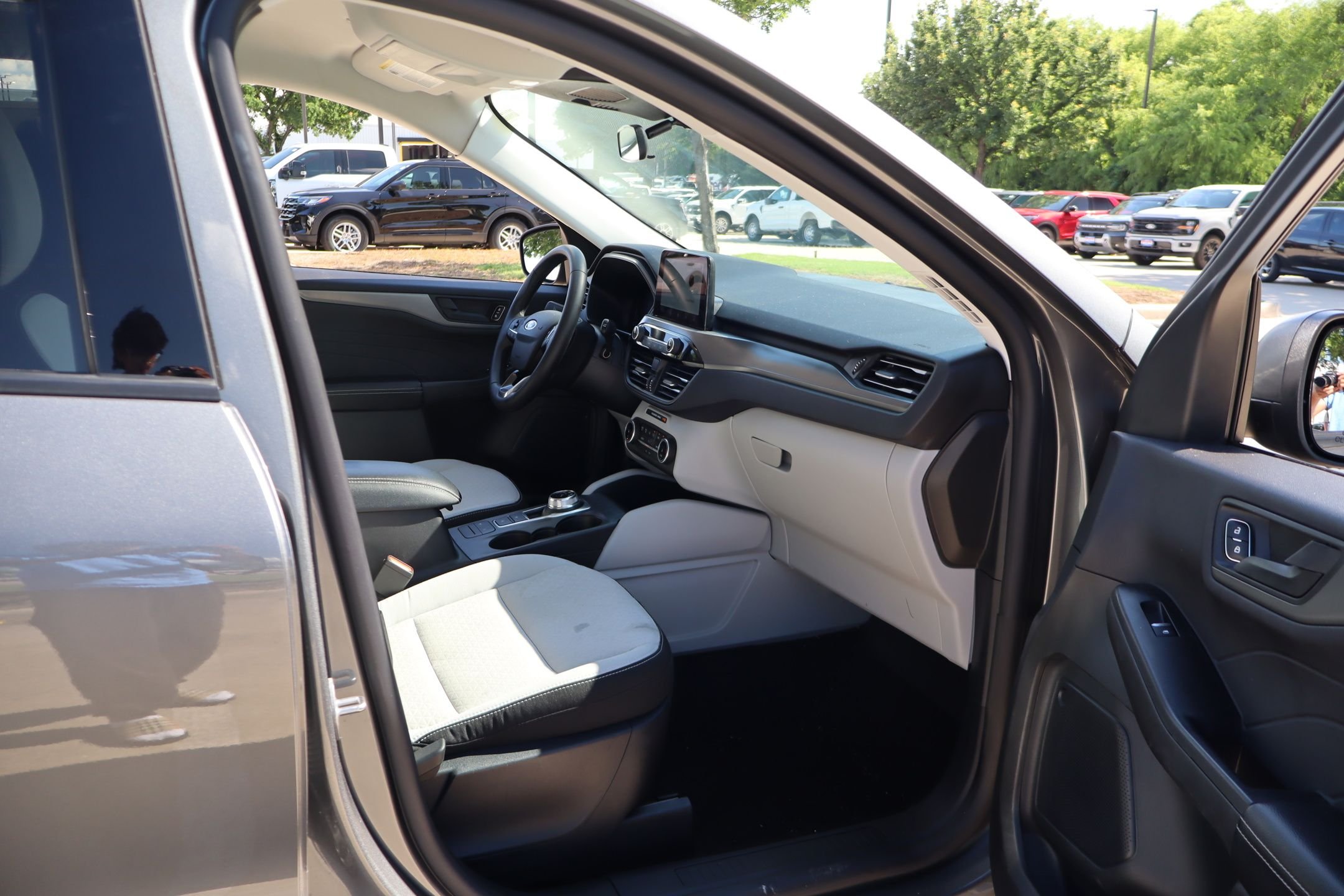 Used 2024 Gray Ford Active image 28
