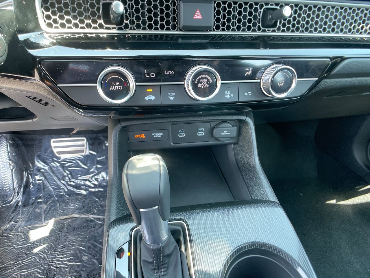 2025 Honda Civic Hatchback Sport - Photo 17