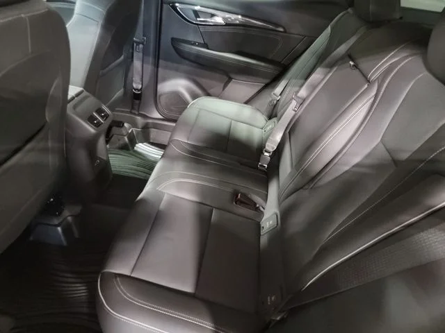 Used 2023 Red Buick Essence image 26