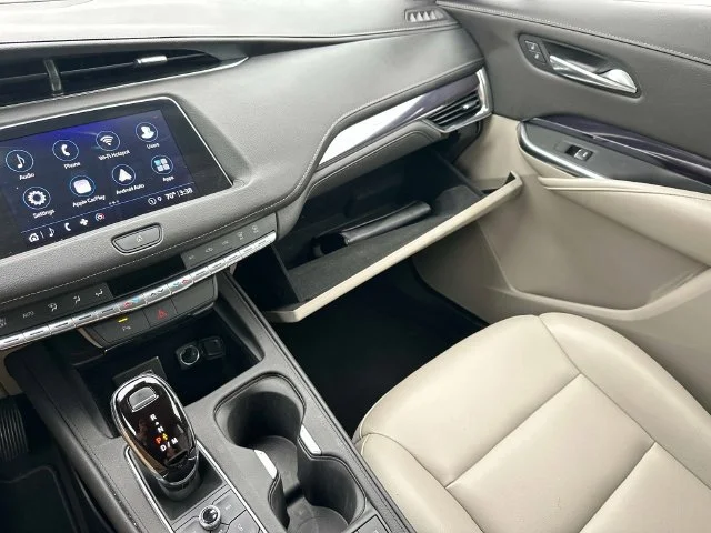 Used 2023 White Cadillac Luxury image 33
