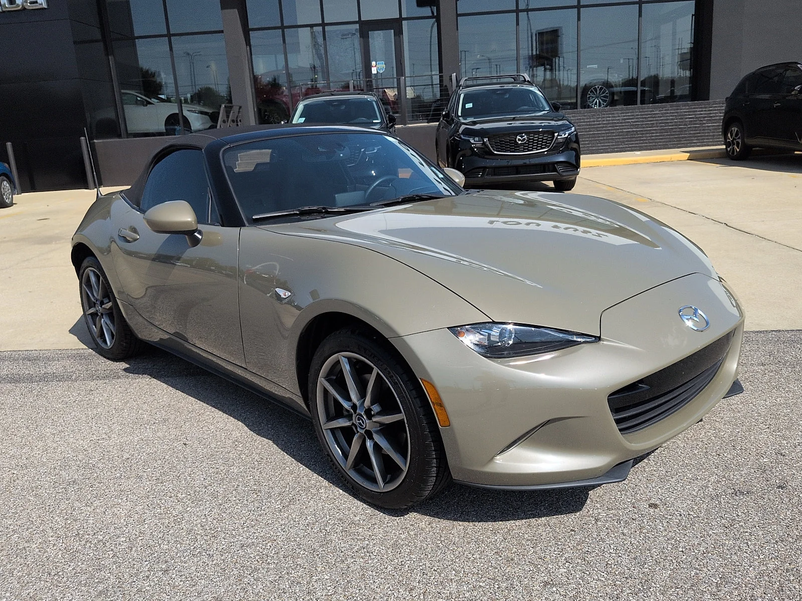 2023 Mazda MX-5 Miata Grand Touring's photo