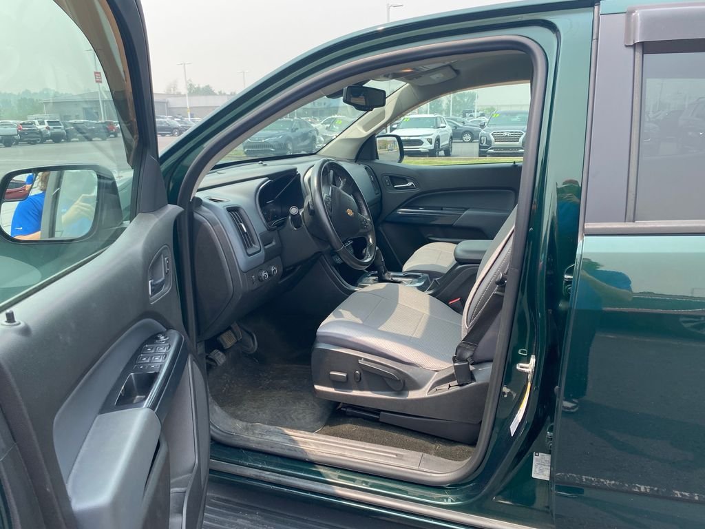 Used 2016 Green Chevrolet Z71 image 2
