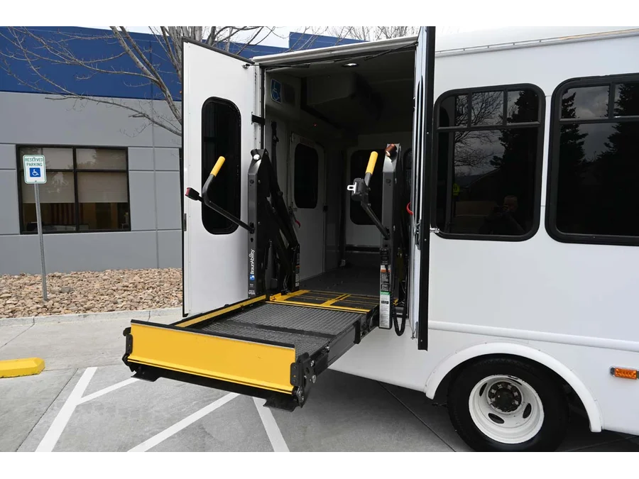 2016 Ford E-Series Cutaway Base - Photo 21