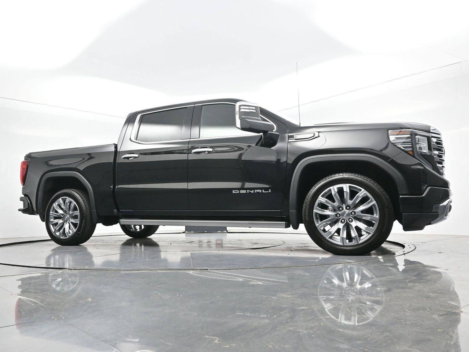 Used 2025 Onyx Black GMC Denali image 47