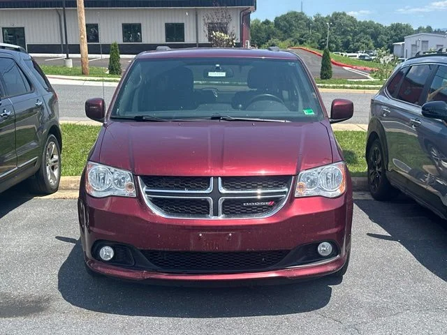 Used 2019 Red Dodge SXT image 2