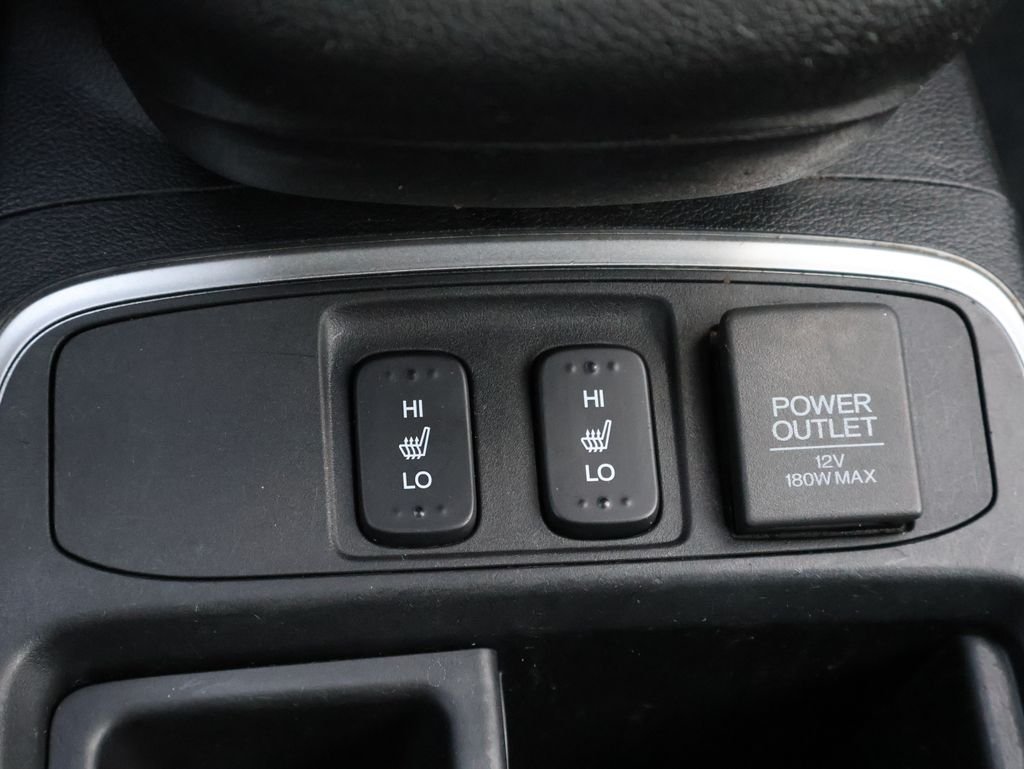 Used 2016  Honda Touring image 24