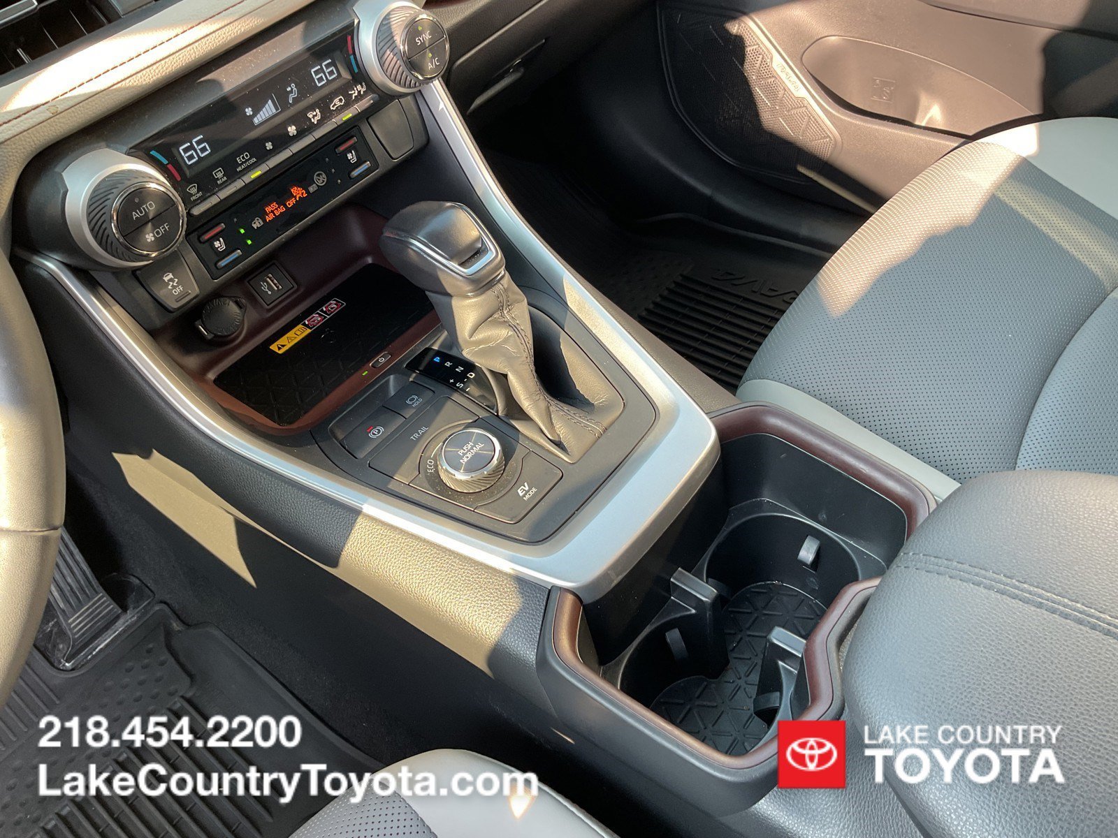 2023 Toyota RAV4 Limited - Photo 32