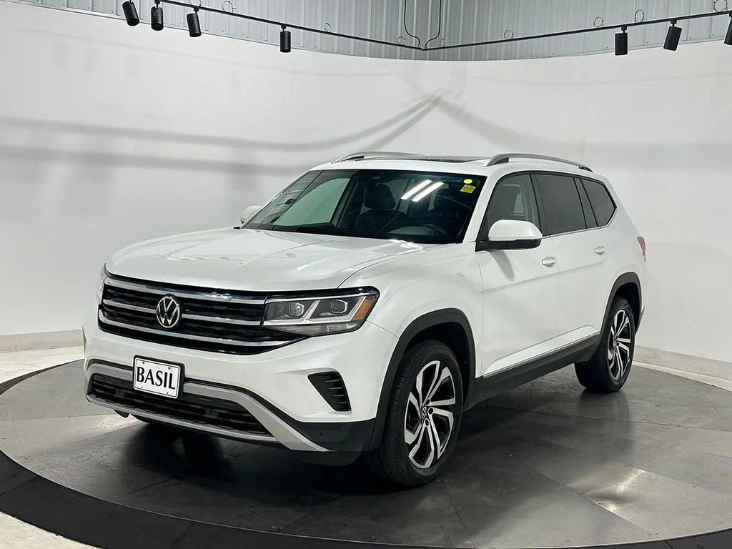 Used 2023  Volkswagen SEL image 8