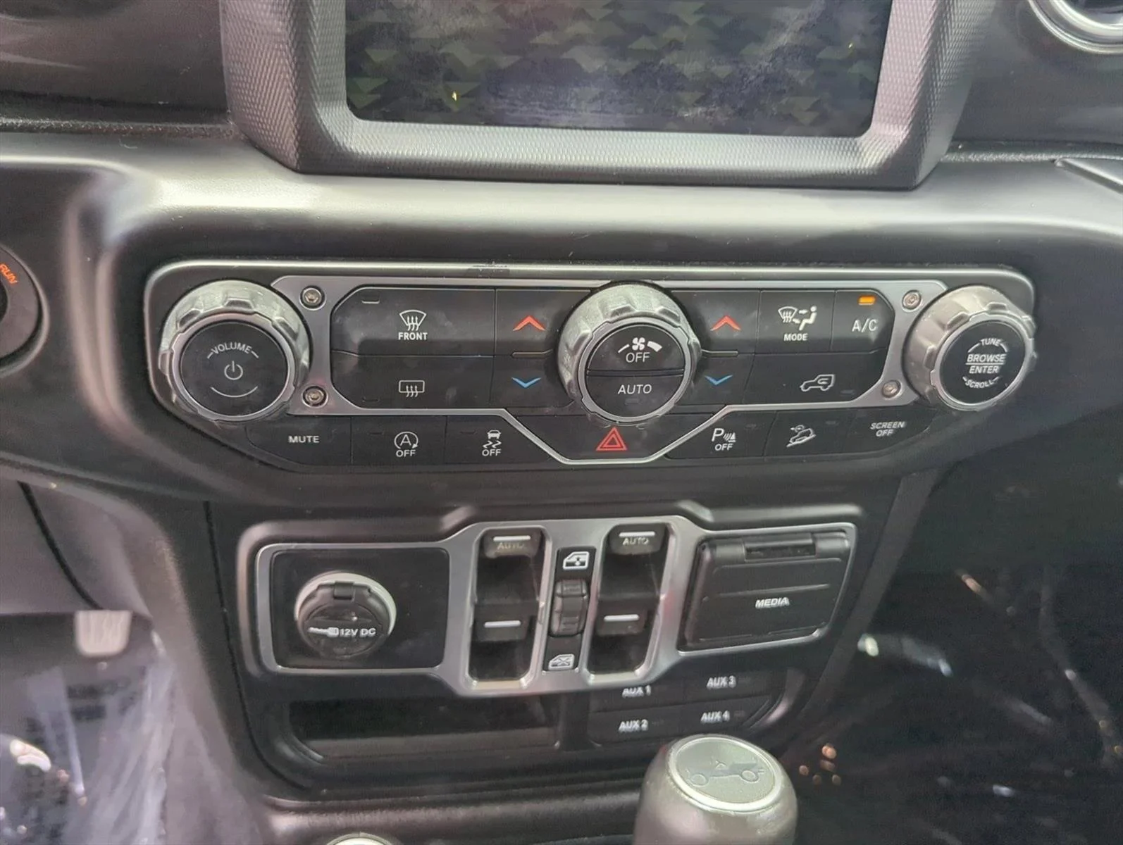 Used 2019 Firecracker Red Clearcoat Jeep Sahara Altitude image 24