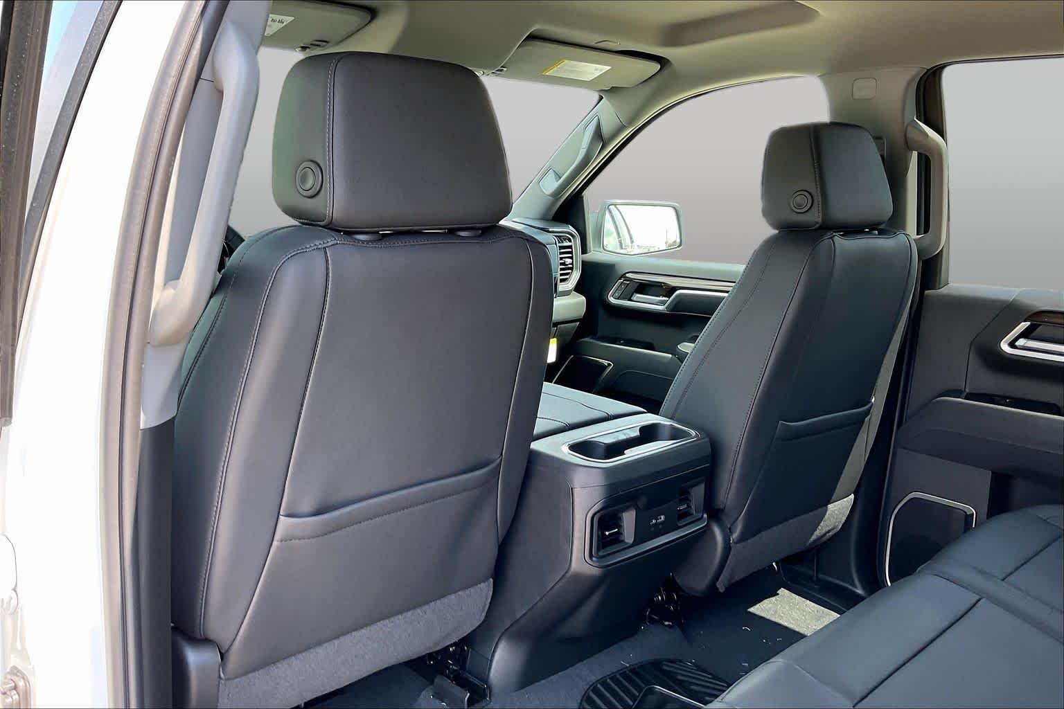 New 2026 Summit White Chevrolet LT image 22