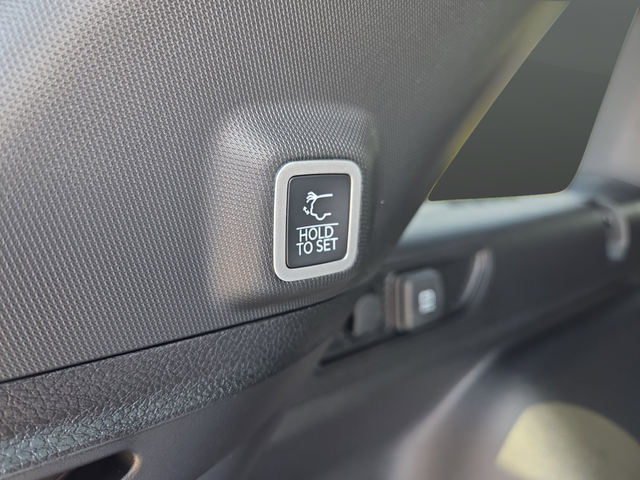 New 2025 Baltic Gray Metallic Clearcoat Jeep Altitude X image 15