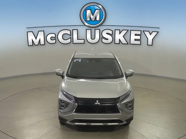 Used 2024 Silver Mitsubishi SE image 16