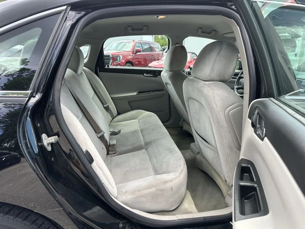 Certified Used 2014 Black Chevrolet LT image 24