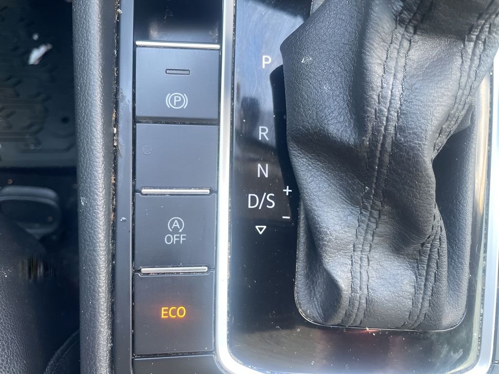Used 2019 Silver Volkswagen 1.4T SE image 20