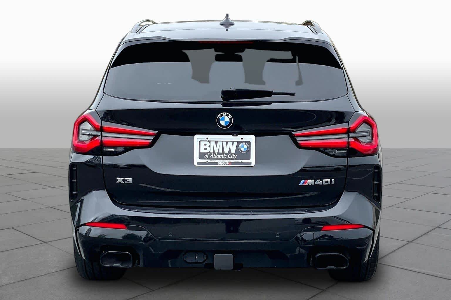 Used 2022 Black Sapphire Metallic BMW M40i image 4
