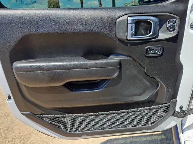 Used 2024  Jeep Mojave image 18