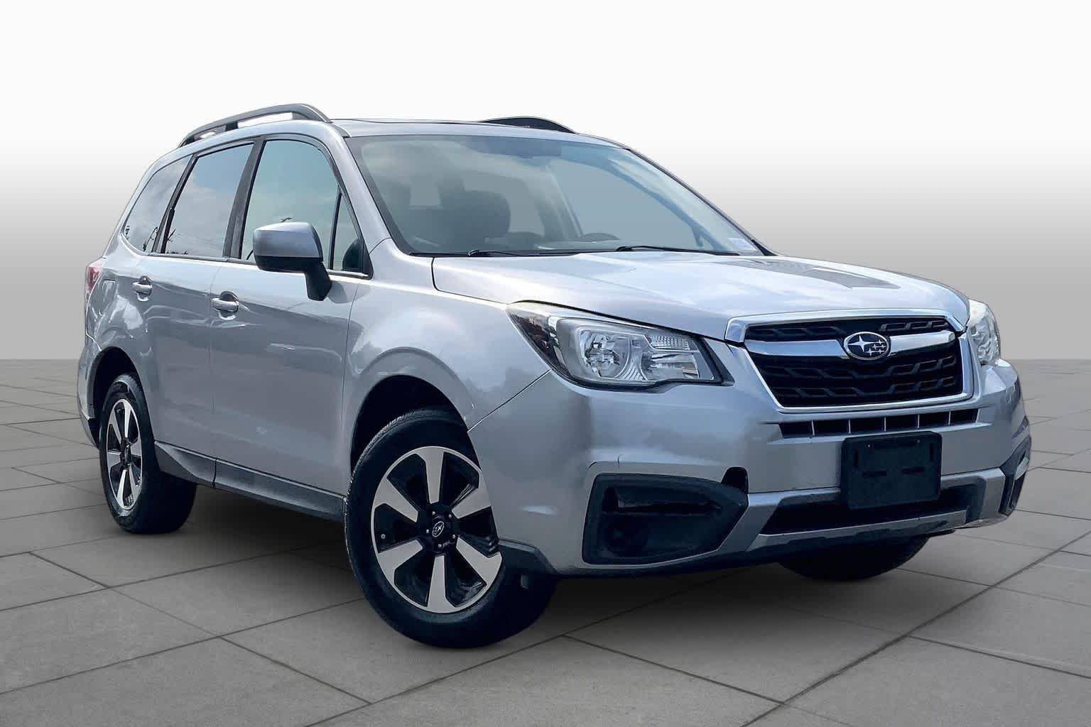 Used 2018 Ice Silver Metallic Subaru Premium image 3