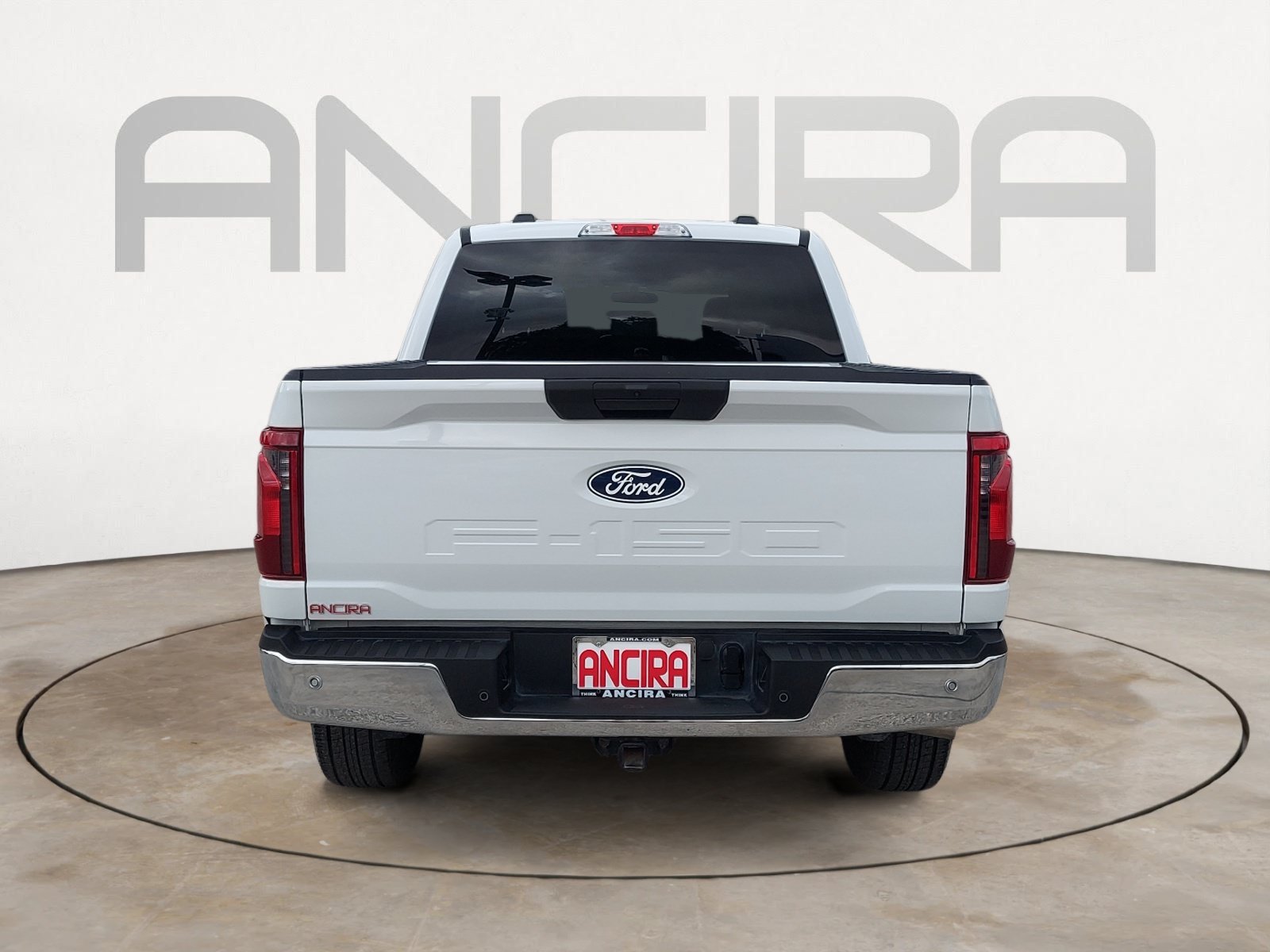 Used 2025 Oxford White Ford XLT image 9