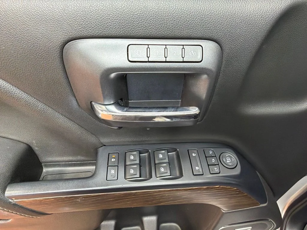 Used 2018 Quicksilver Metallic GMC Denali image 22