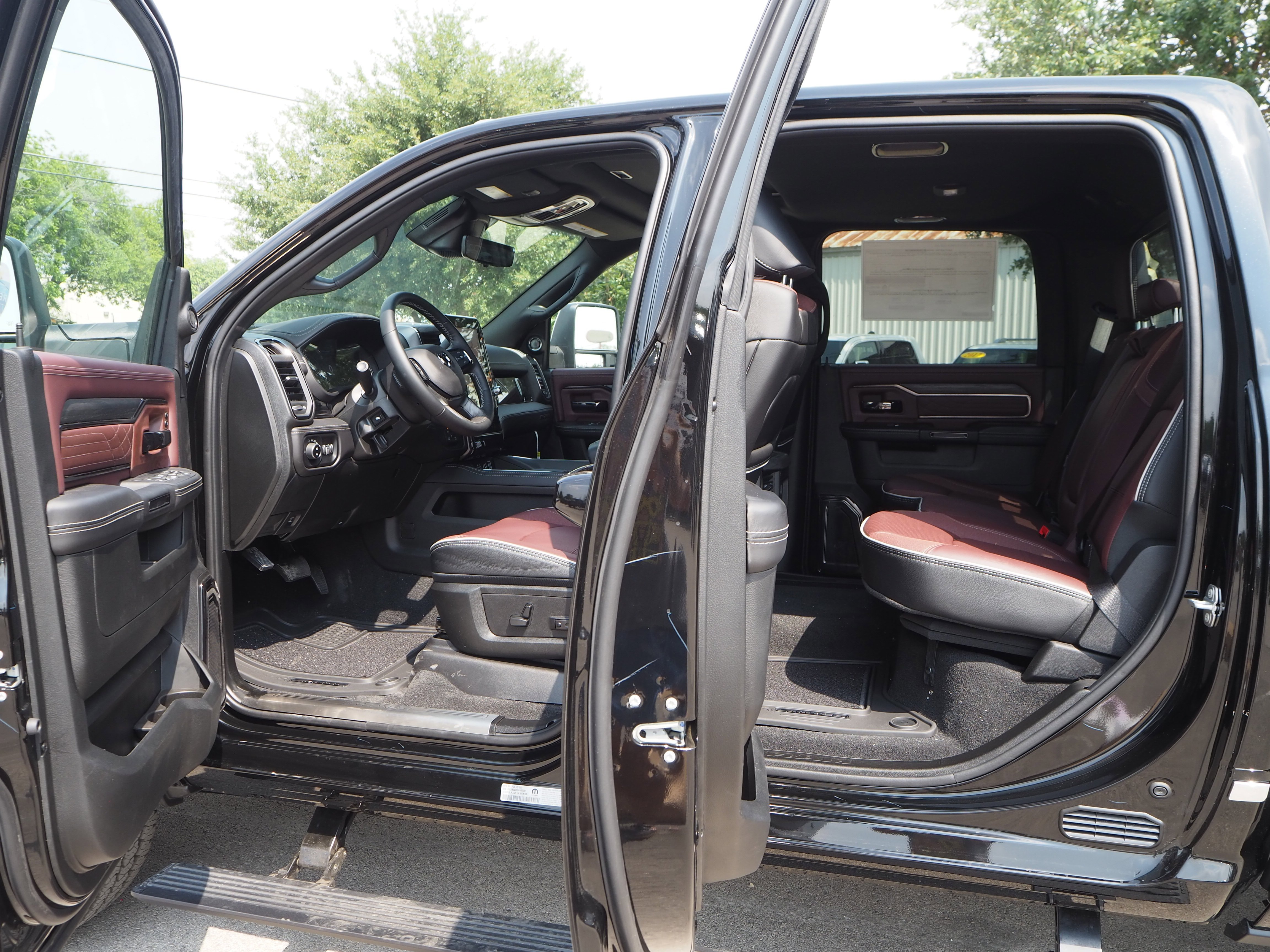 2025 RAM 2500 Limited - Photo 10
