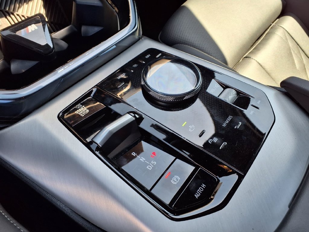 2025 BMW X3 30 - Photo 9