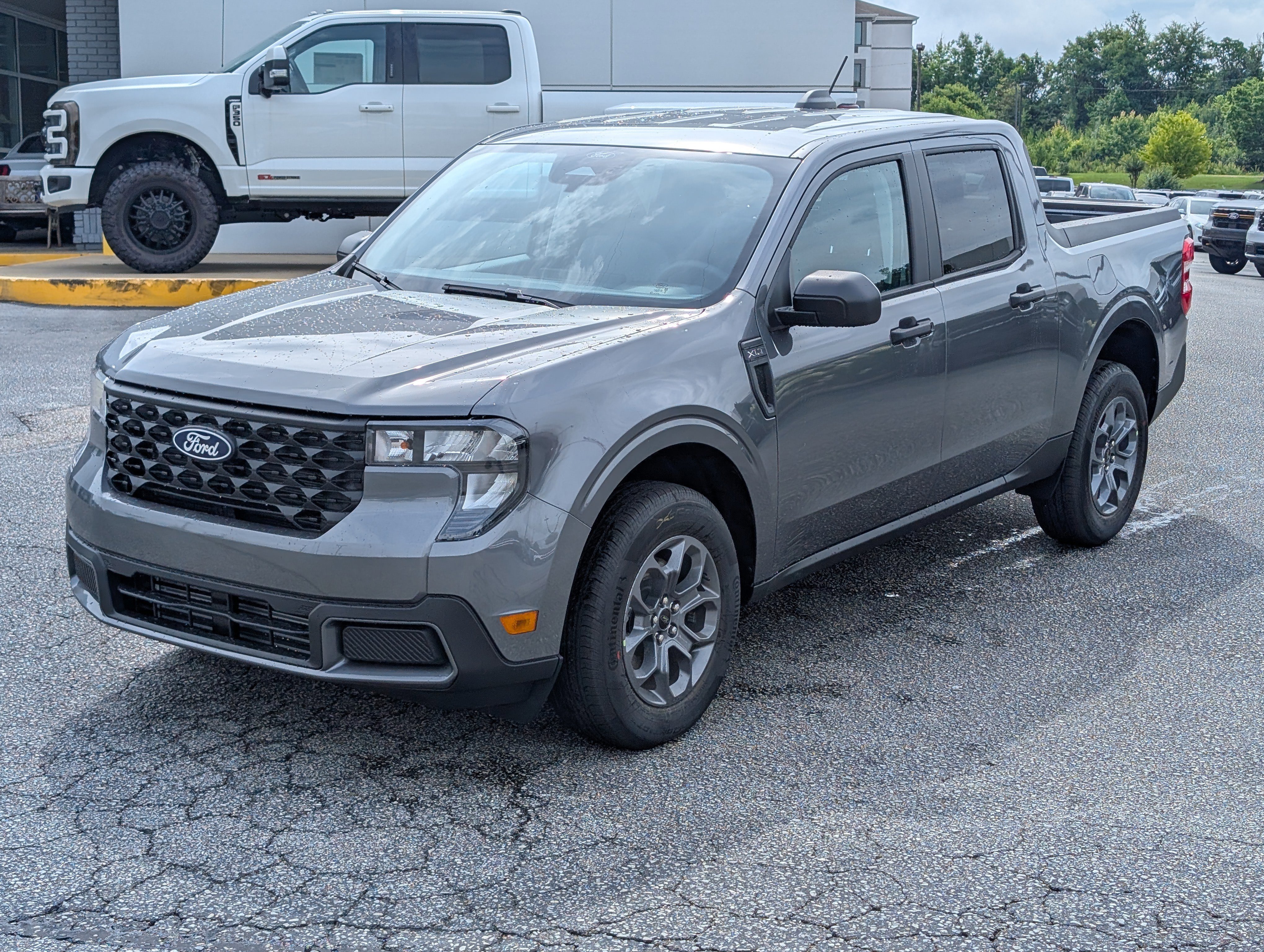 New 2026 Carbonized Gray Metallic FORD XLT image 2