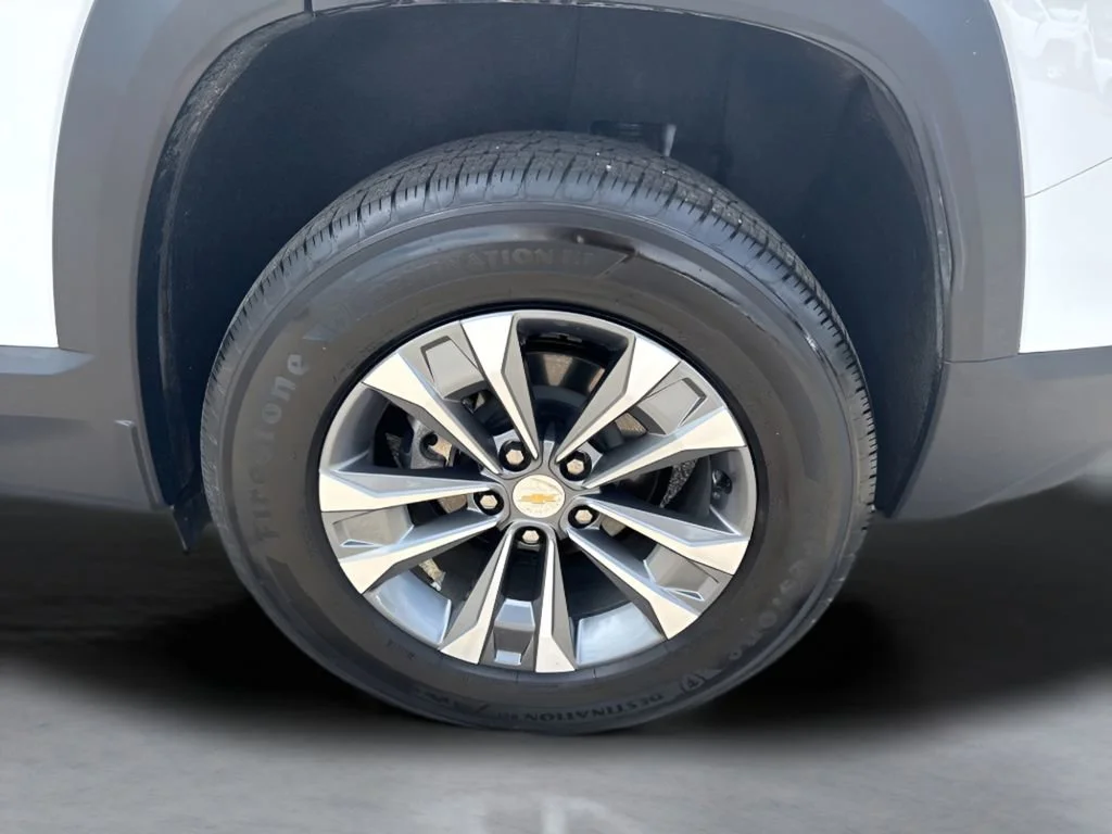 Used 2026 Summit White Chevrolet LT image 31