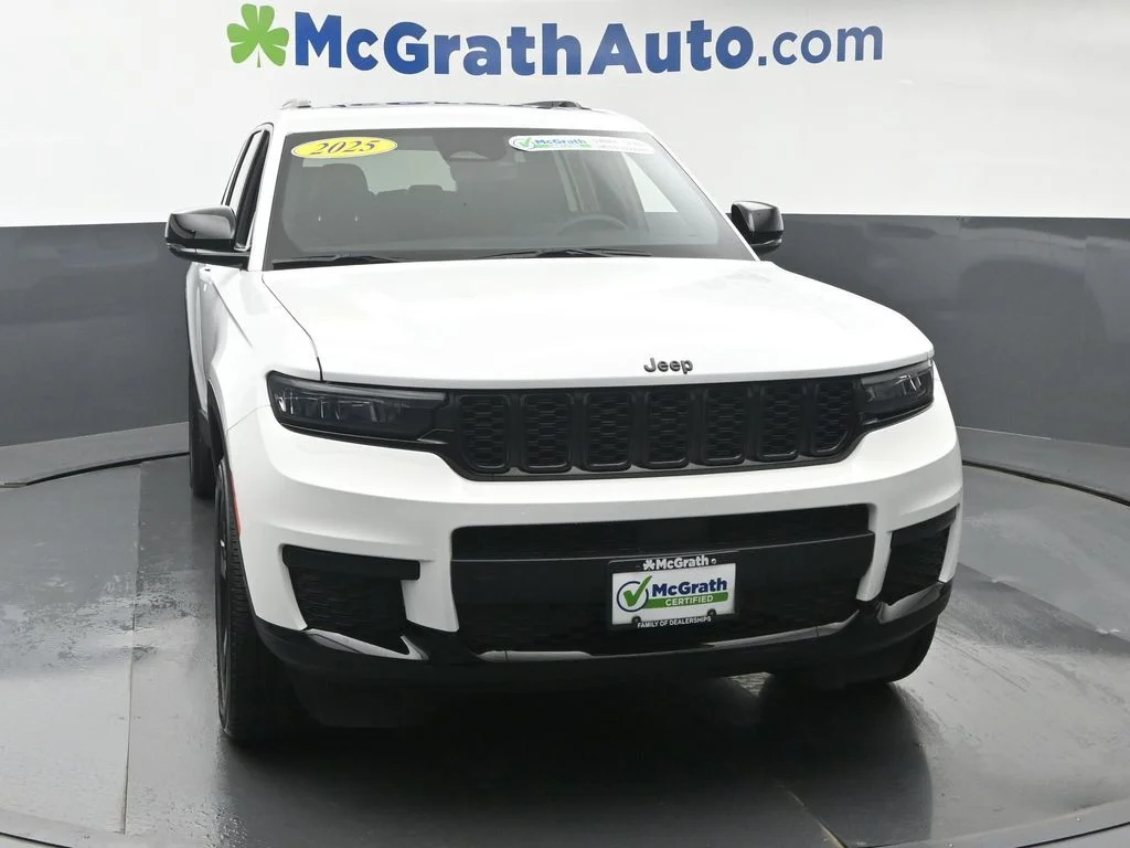 Used 2025 White Jeep Altitude X image 6