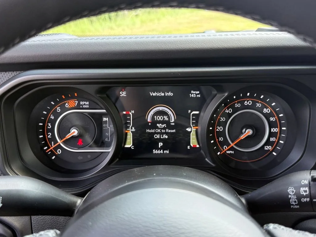 Used 2025 Gray Jeep 4-Door Recon 4x4 image 27