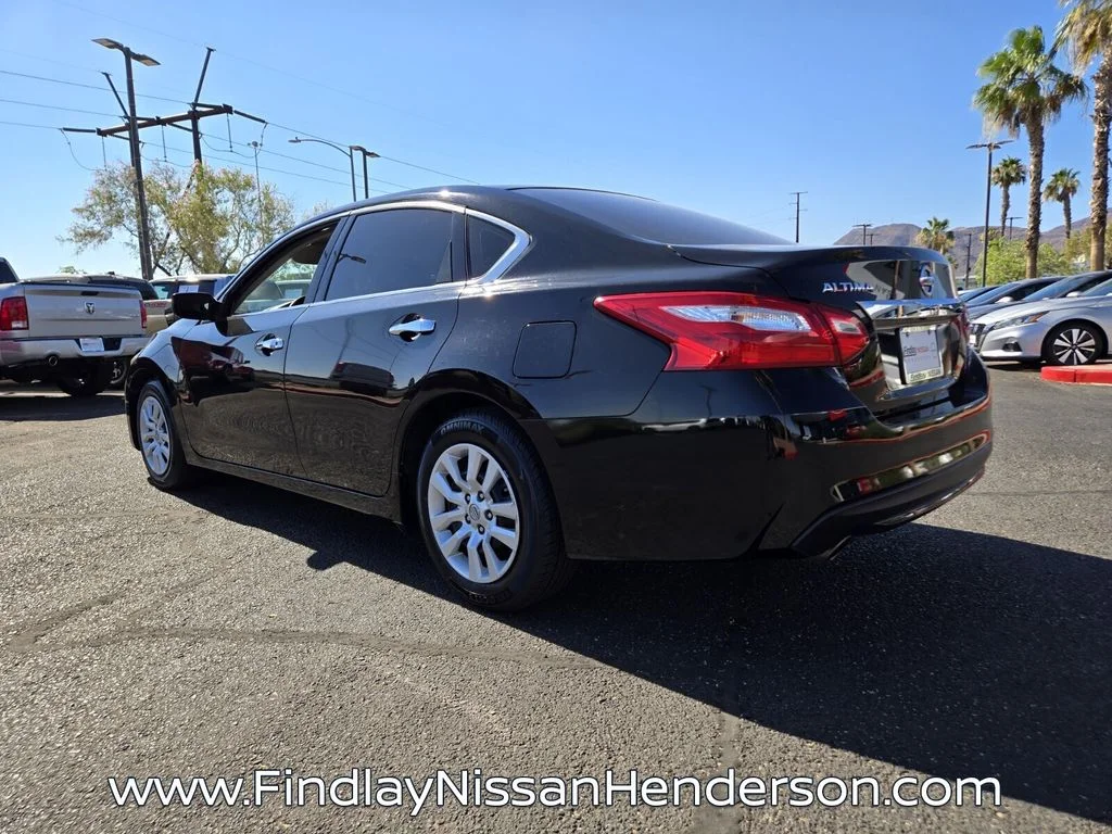 Used 2016 Black Nissan 2.5 S image 4