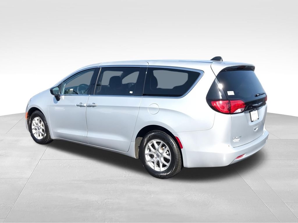 Used 2024 Silver Chrysler LX image 6