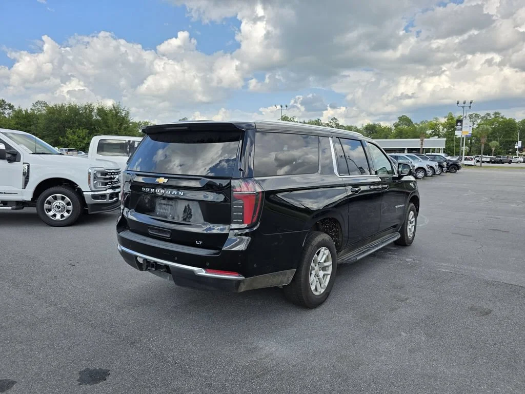 Used 2025 Black Chevrolet LT image 5