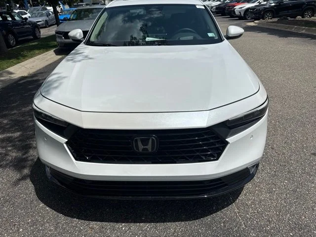 Used 2023 White Honda Touring image 2