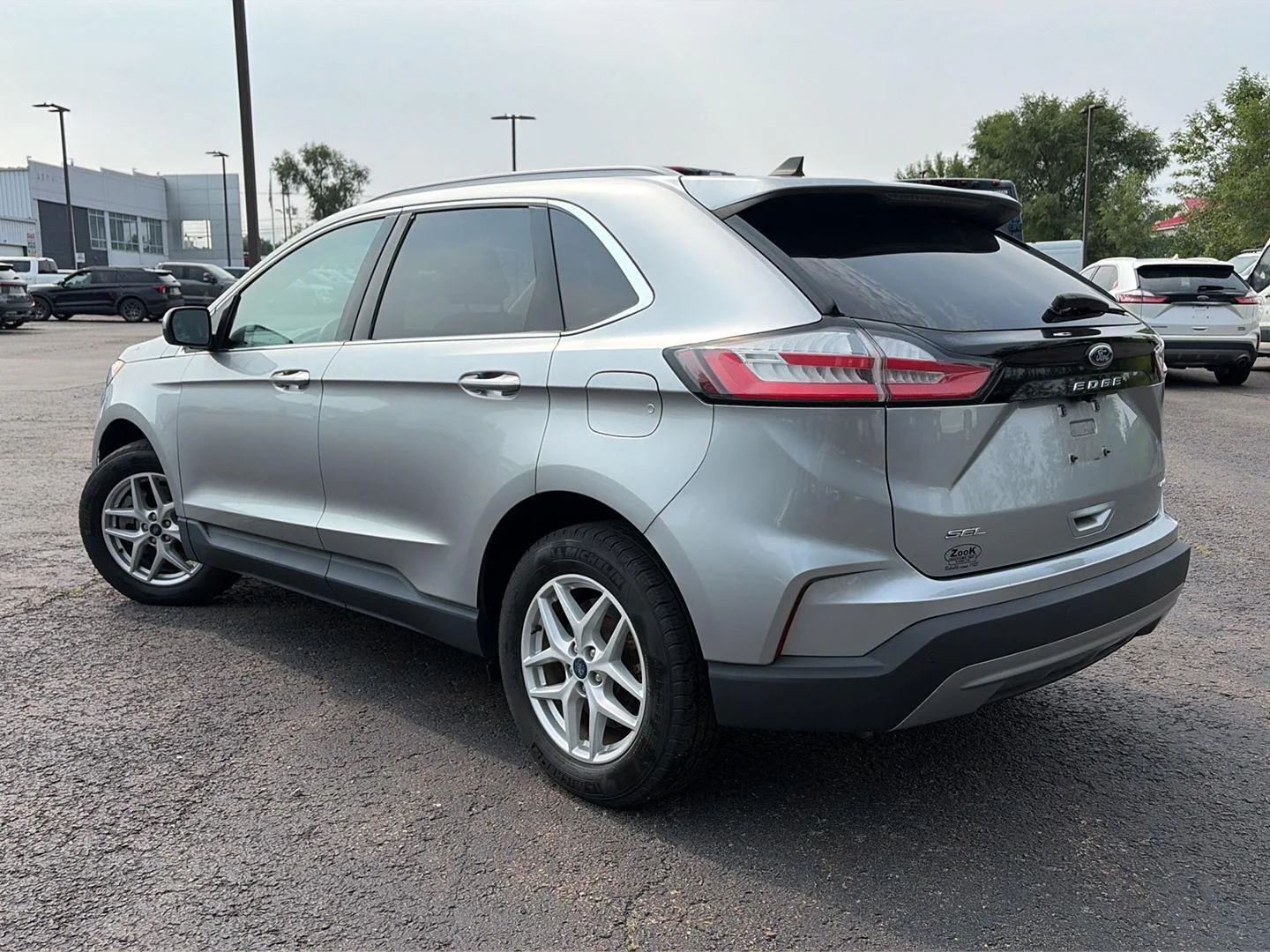 Used 2021 Iconic Silver Ford SEL image 3
