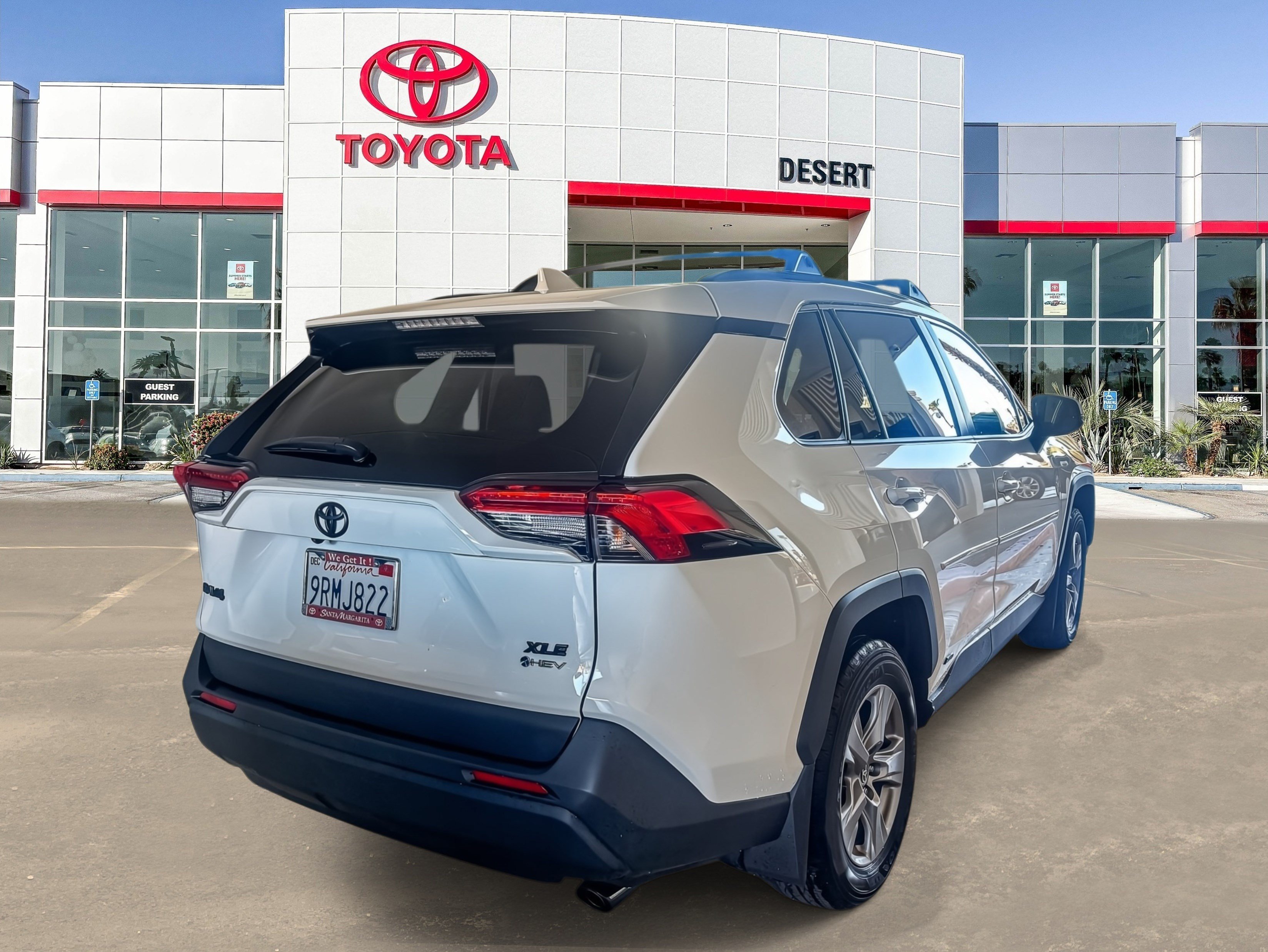 Used 2025 Ice Cap Toyota Hybrid XLE image 5