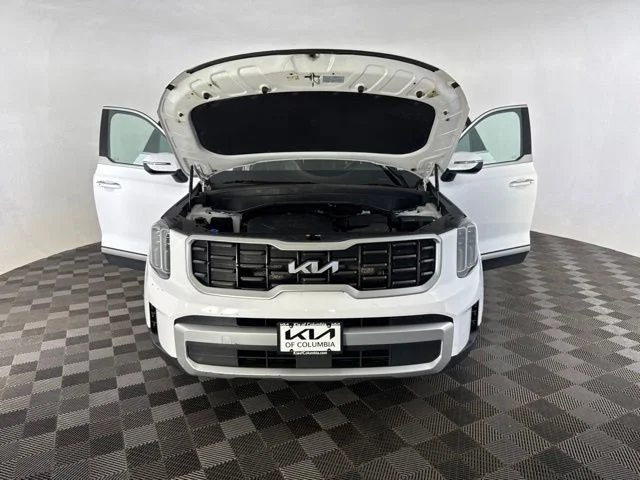 Used 2025 White Kia S image 13