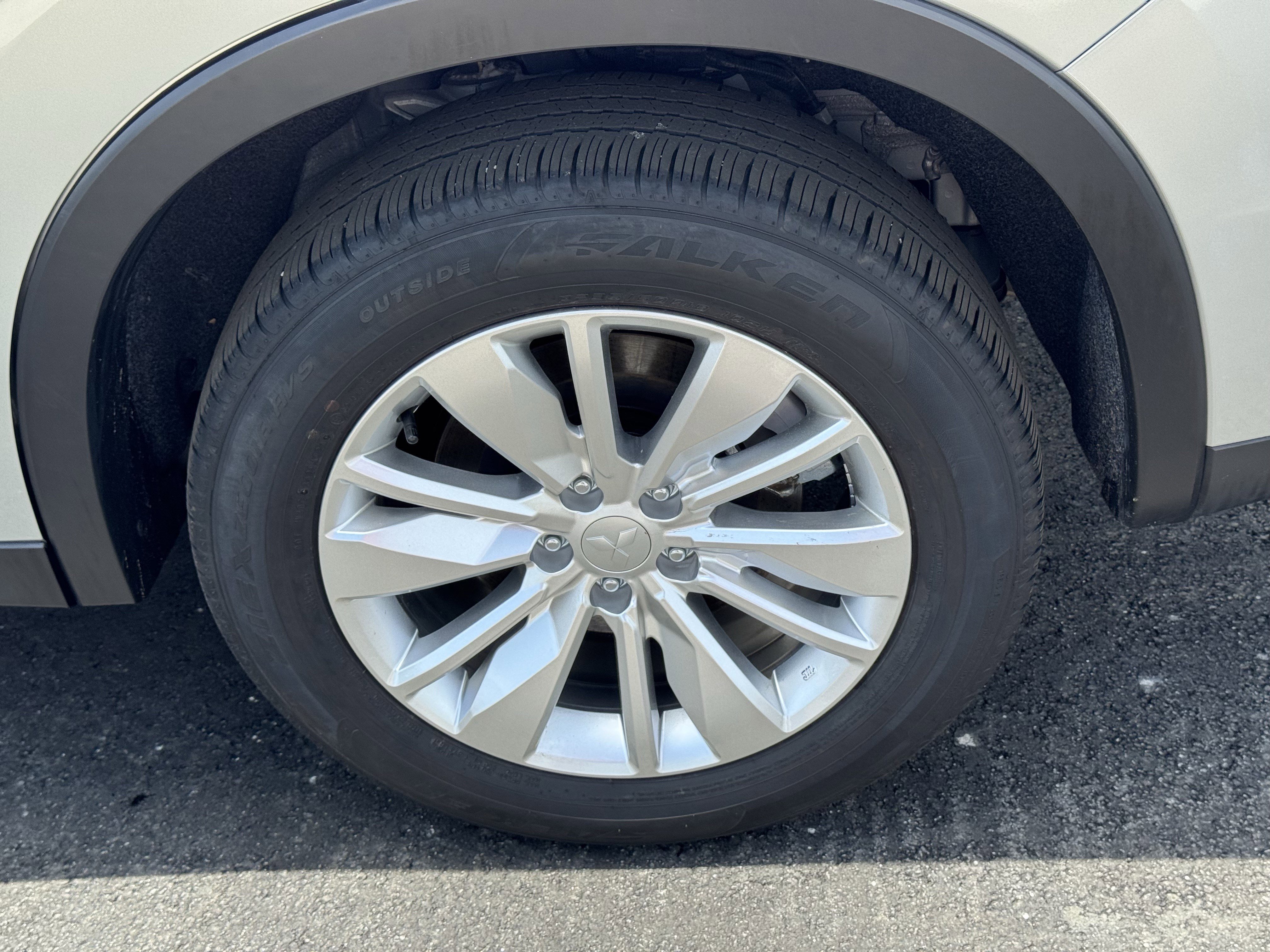 Used 2025  Mitsubishi ES image 19