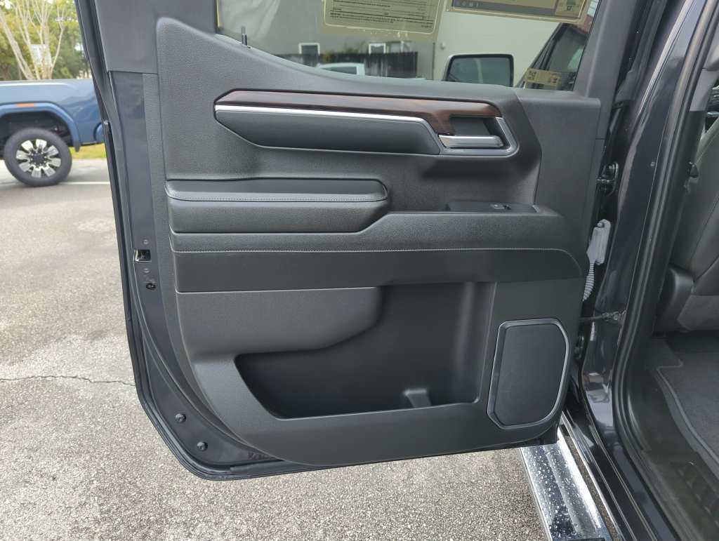 Used 2024 Silver GMC SLT image 26