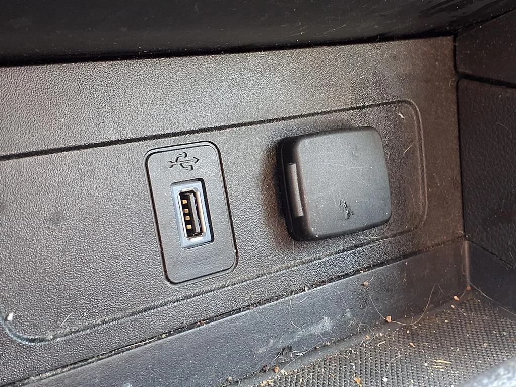 Used 2018 Black Ford SE image 20