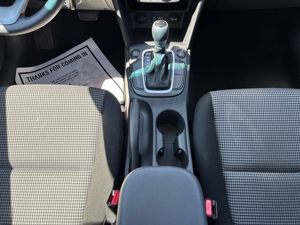 Used 2020 Black Hyundai SE image 27