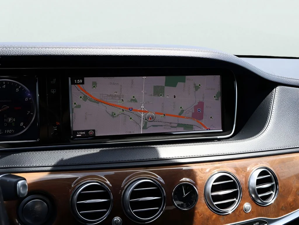 Used 2015 designo Diamond White Mercedes-Benz S 550 image 22