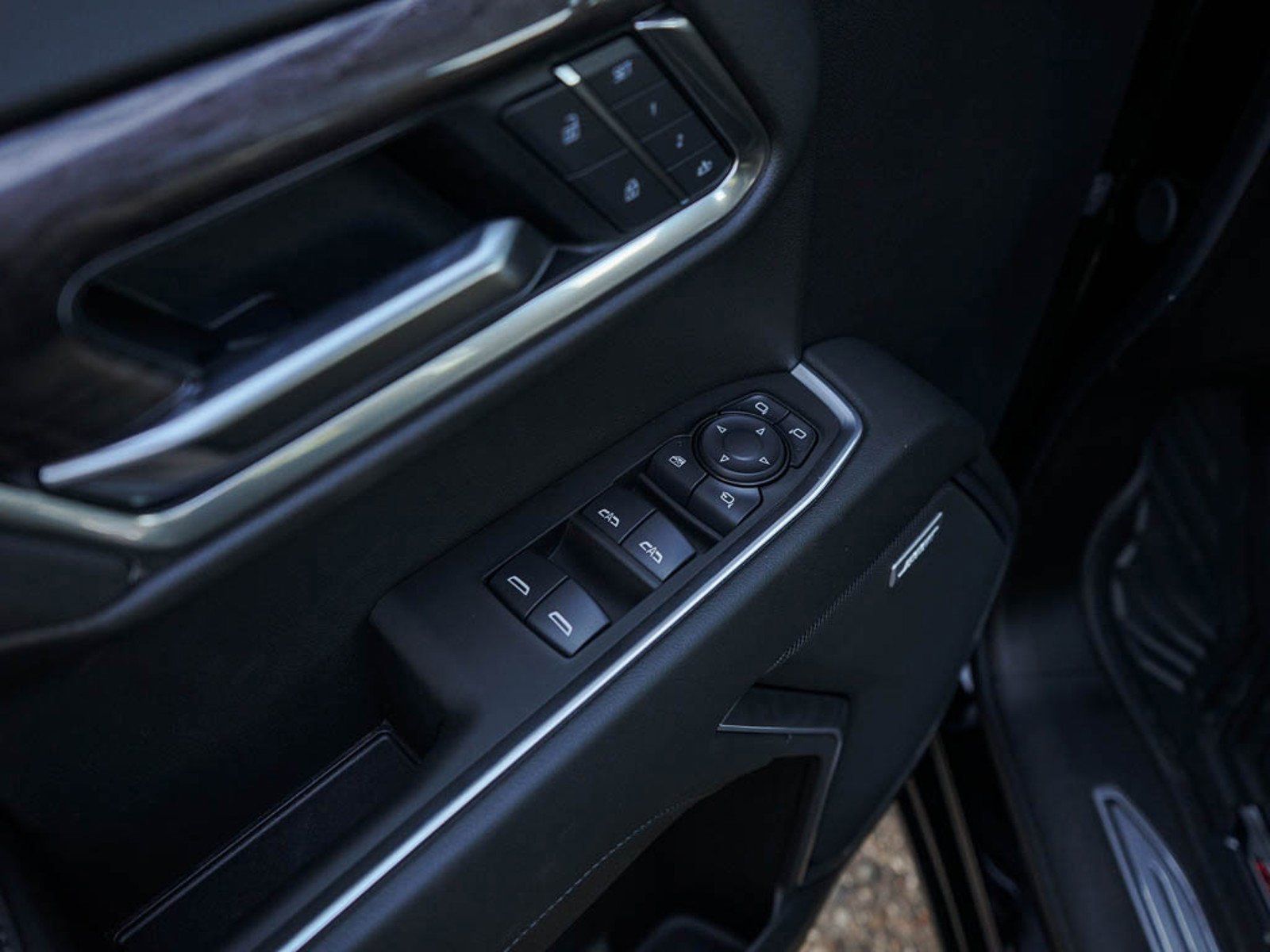 2025 Chevrolet Silverado 1500 LTZ - Photo 16